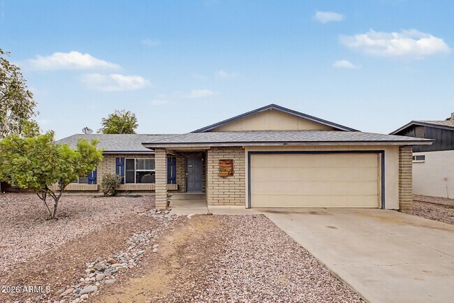 Building Photo - 1134 W Hermosa Dr