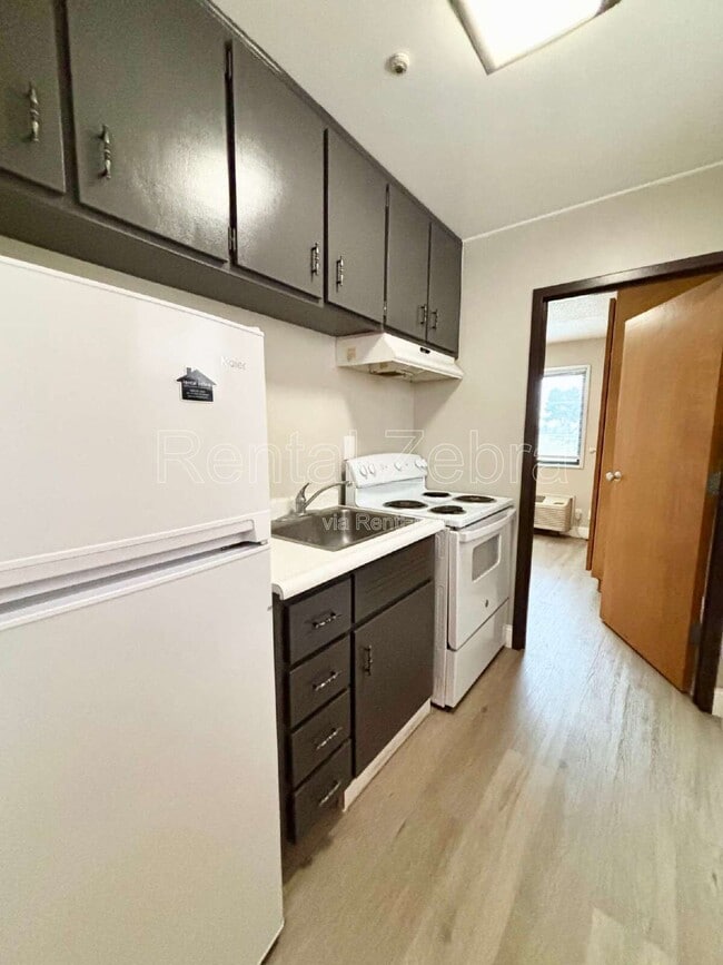 Building Photo - 3745 Hospital Rd