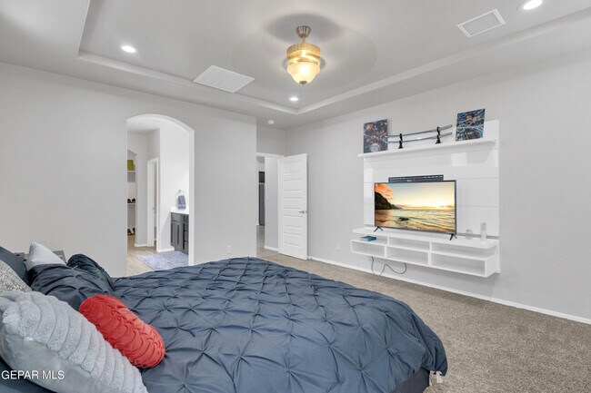 Building Photo - 1044 Gaitan St