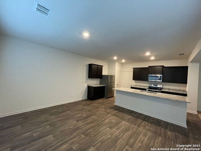 Building Photo - 4 Bedroom Home in  Savannah Place Subdivison In Converse, Tx