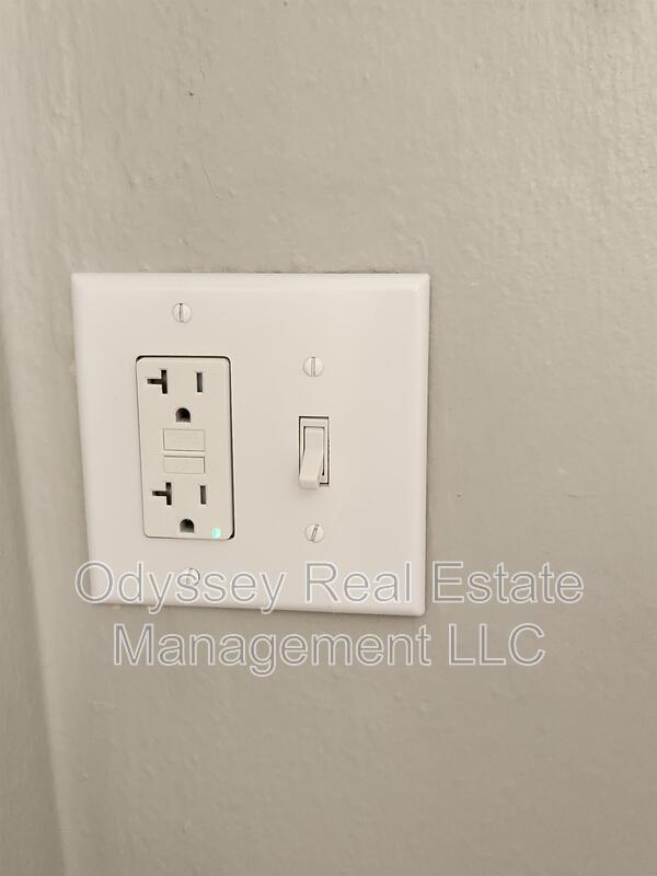 Building Photo - 4006 Arctic Ave