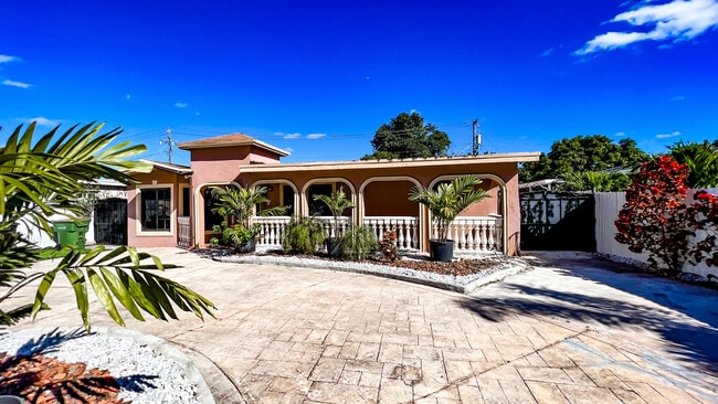 Building Photo - 12255 NW Miami Ct