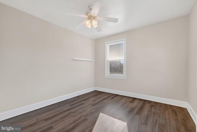 Building Photo - 1820 Swann St NW