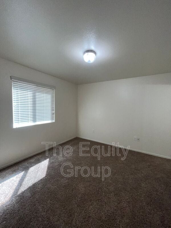 Building Photo - 2530 W Oriole Ave