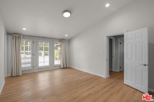 Building Photo - 4730 Cerrillos Dr