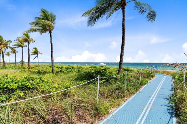 Building Photo - 4444 El Mar Dr