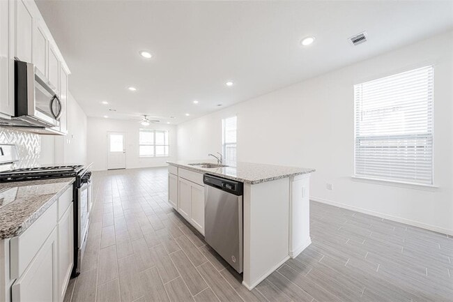 Building Photo - 5731 Tabula Rasa Dr