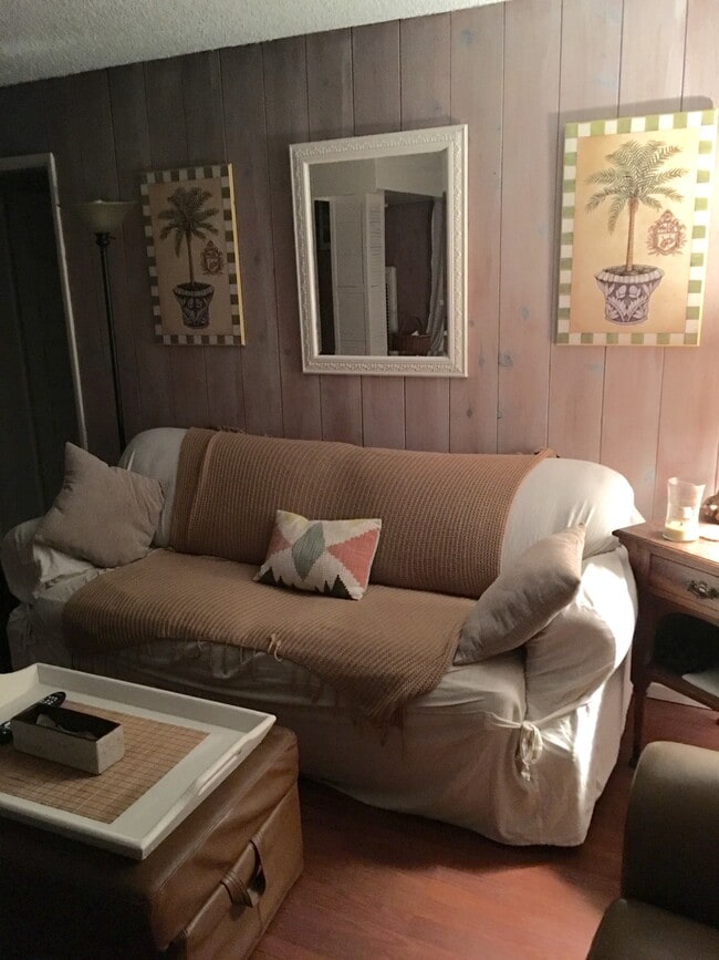 Building Photo - 306 17th St