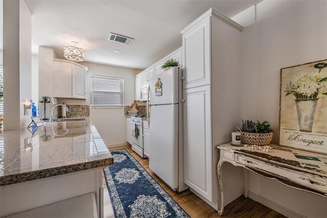 Building Photo - 5521 80th St N