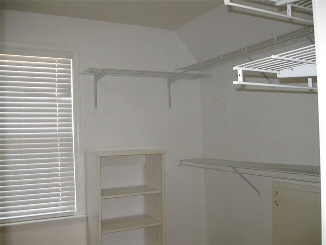 Building Photo - 5465 Derby Chase Ct