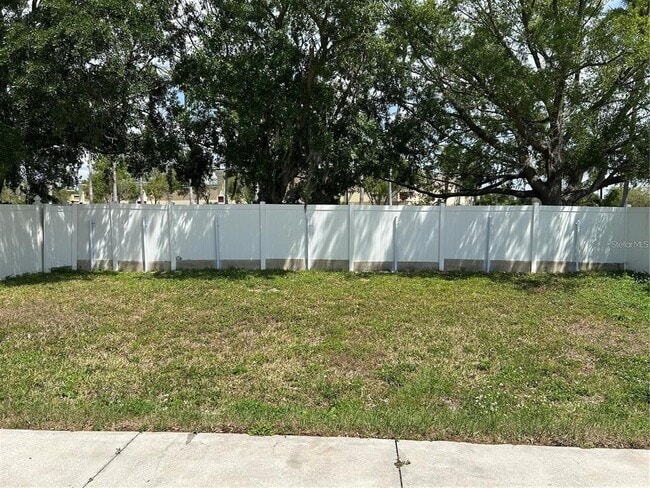 Building Photo - 27452 Sky Lake Cir