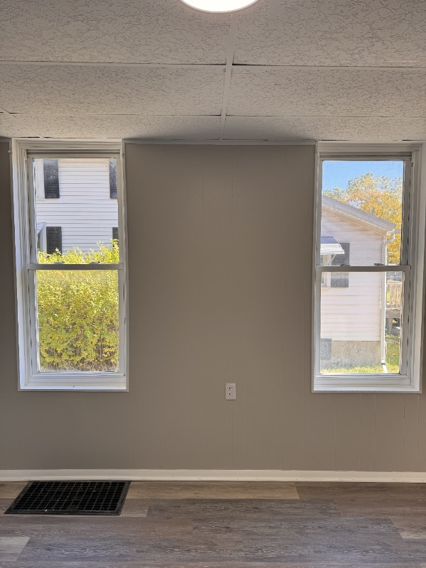 Building Photo - 564 Eastern Ave