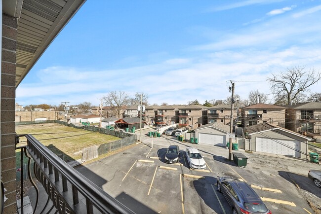 Building Photo - 3423 Ridgeland-202