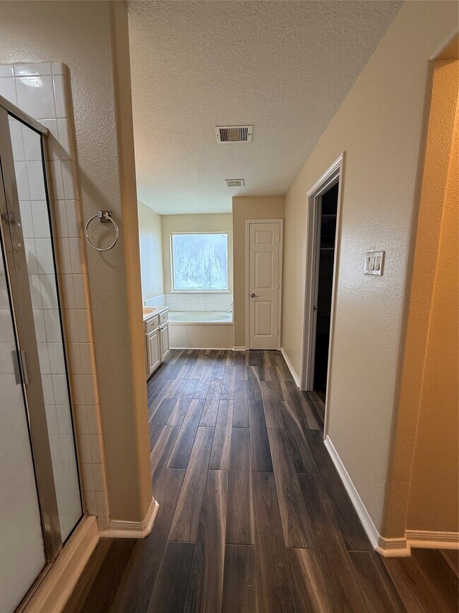 Building Photo - 22734 Northgate Ridge Dr