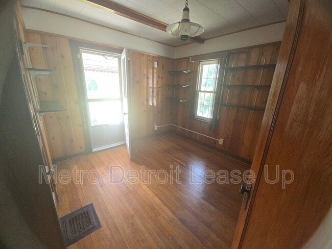 Building Photo - 3759 Columbus St