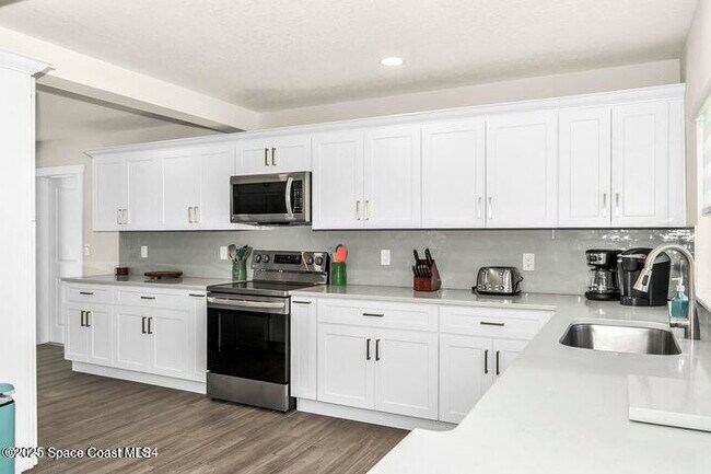 Building Photo - 492 Dempsey Dr