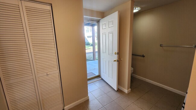 private entrance to downstairs bedroom - 833 Plantation Dr