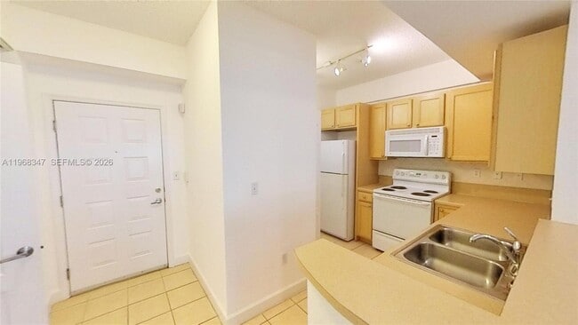 Building Photo - 6001 SW 70th St