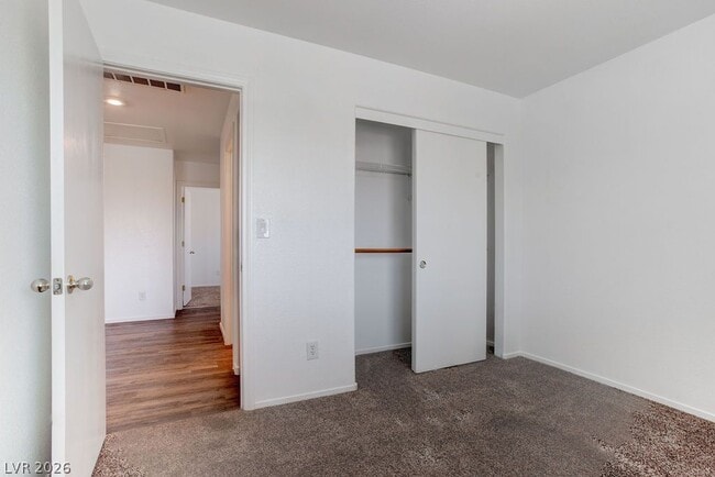 Building Photo - 9548 W Spring Blush Ave
