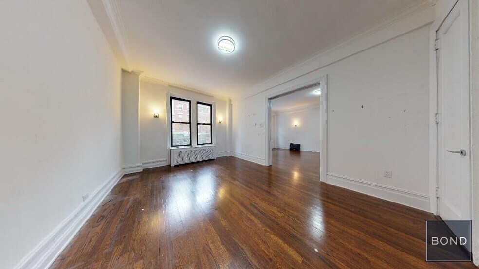 Building Photo - 166 W 72nd St