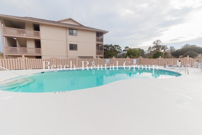 Building Photo - 4109 Pinehurst Cir