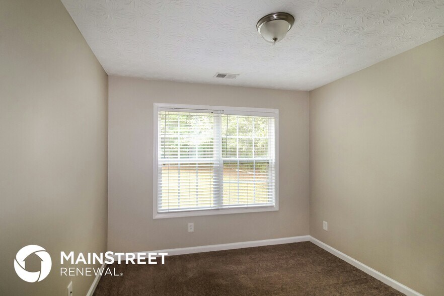 Building Photo - 30 Shenandoah Dr