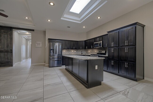 Building Photo - 14805 Holly Springs