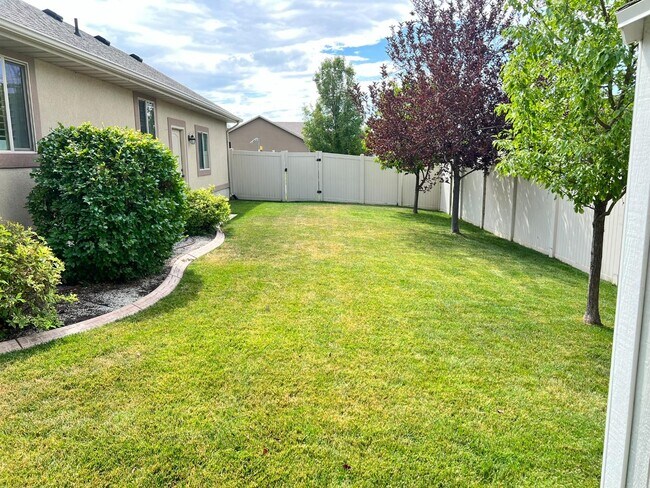 Building Photo - 564 Spring Meadow Ln