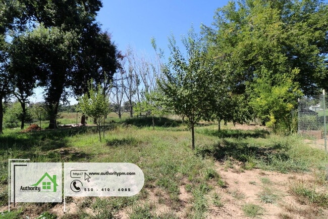 Building Photo - 4750 Pheasant Dr