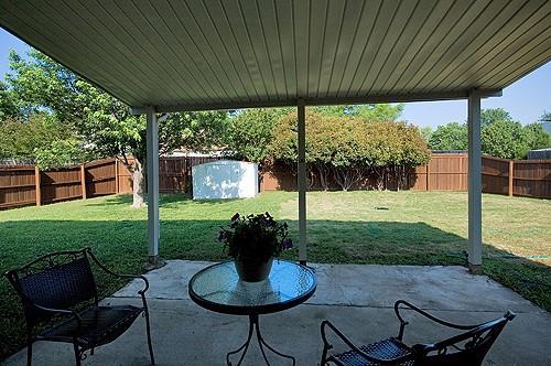 Building Photo - 5309 Maple Ct