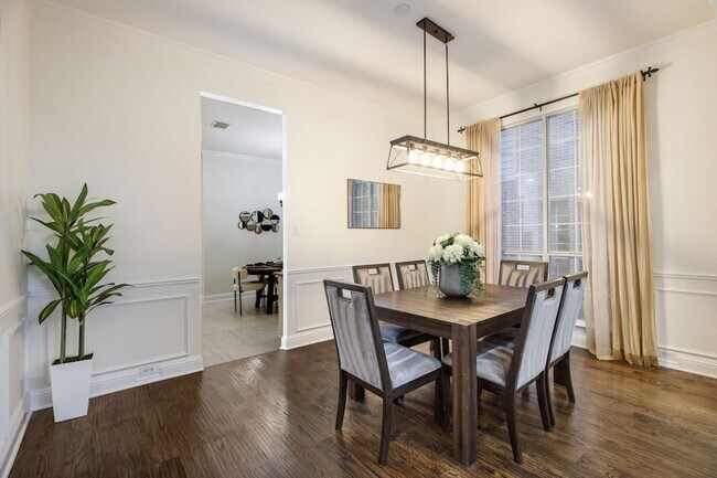 Building Photo - 1417 Cool Springs Dr