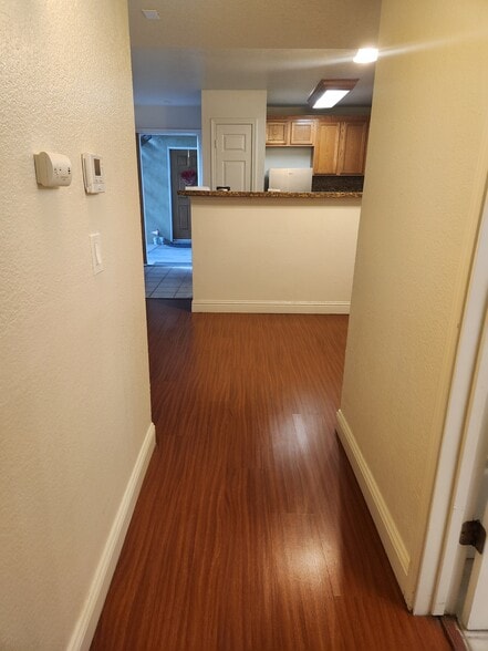 Building Photo - 2909 Huntington Blvd