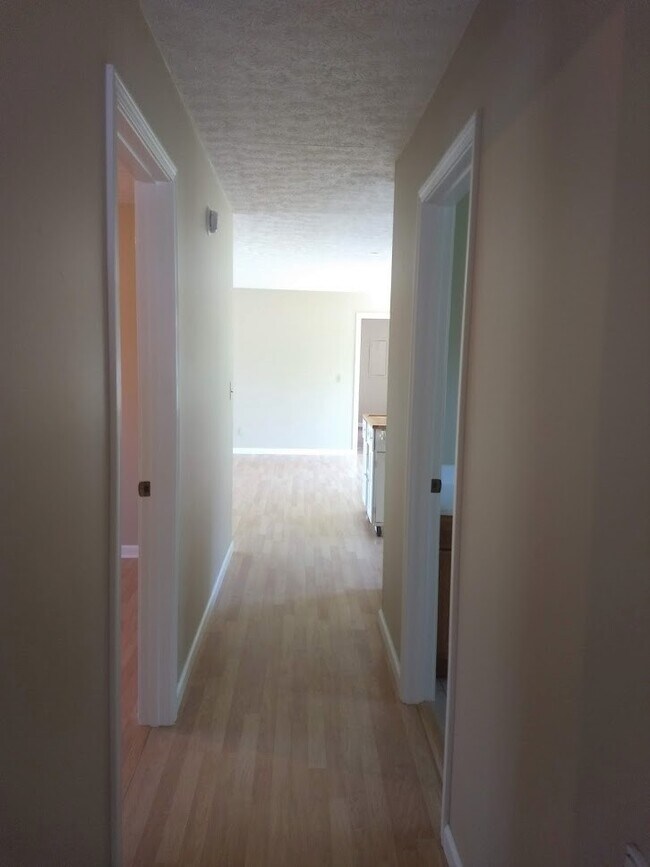 Building Photo - 137 Prentice St