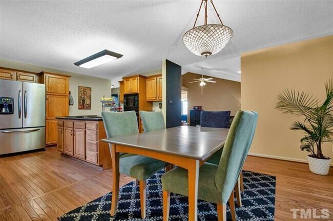 Building Photo - Ranch Home Available - Walk to Downtown Wake Forest!