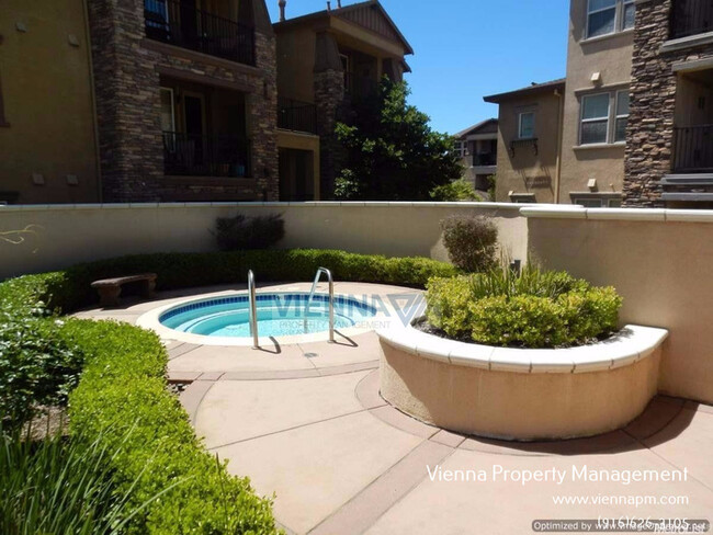 Building Photo - 6521 Hearthstone Cir