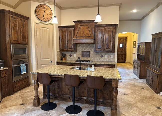 Building Photo - 1000 Forest Hill Dr