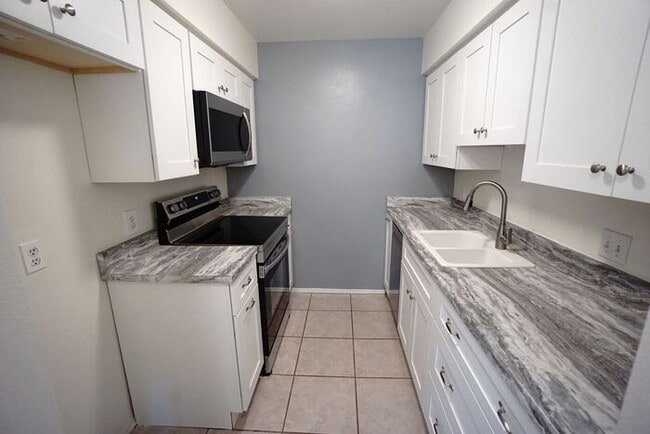 Building Photo - Tucson Condo for Rent Near Starr Pass – 2n...