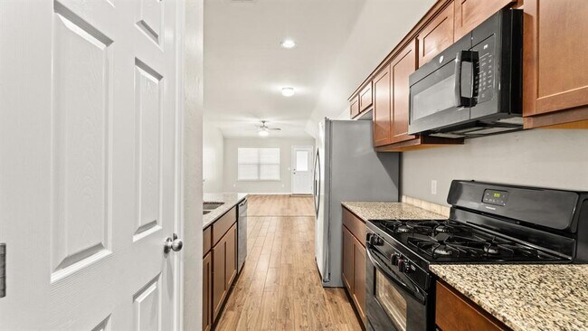 Building Photo - 621 Christian Ln