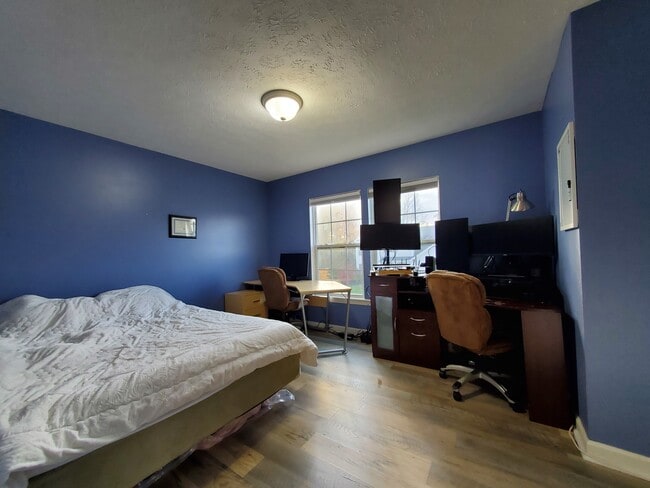 Building Photo - 8937 Merryvale Dr