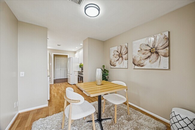 Building Photo - 49 Briar Hollow Ln