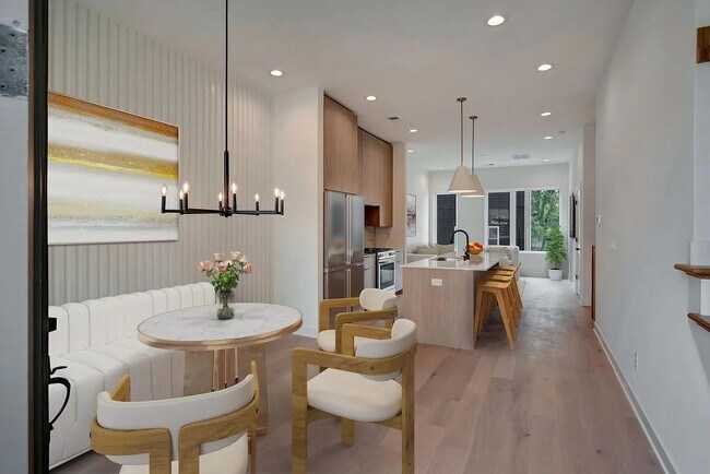 Building Photo - 1263 John St