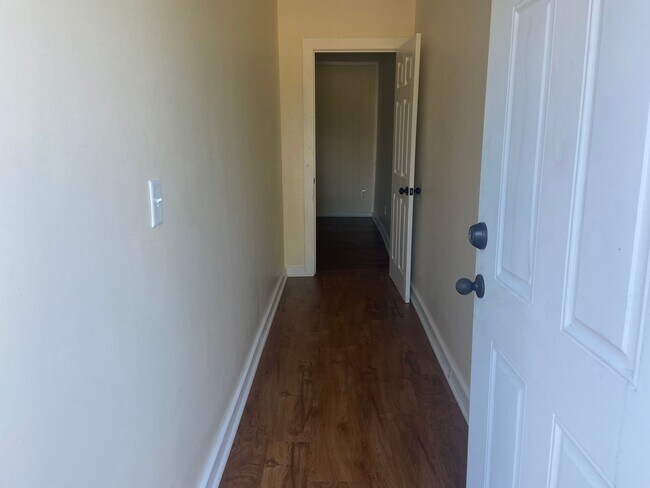 Building Photo - 487 W Grand Ave