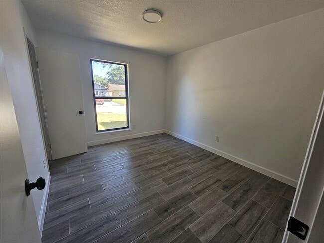 Building Photo - 2519 Piddler Dr