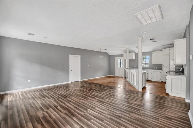 Building Photo - 5774 Magan Rd