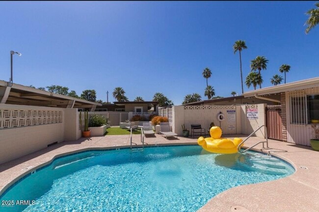 Building Photo - 3713 E Glenrosa Ave