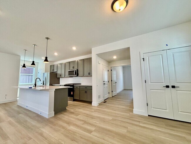 Building Photo - Beautiful 2025-Built Home in North Fort Collins!