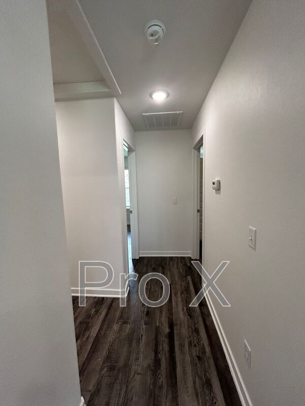 Building Photo - 636 Hidden Springs Dr