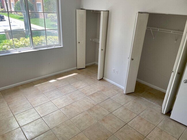 Building Photo - 7856 Sonoma Springs Cir