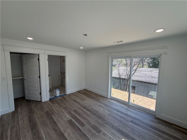 Building Photo - 2091 W Ora Dr