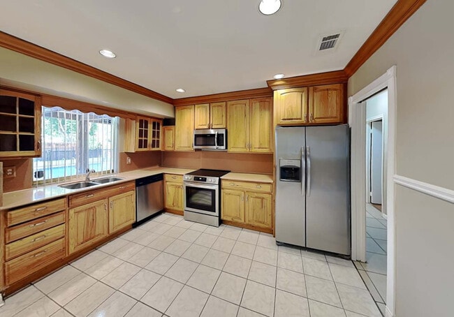 Building Photo - 340 Carolina Ave